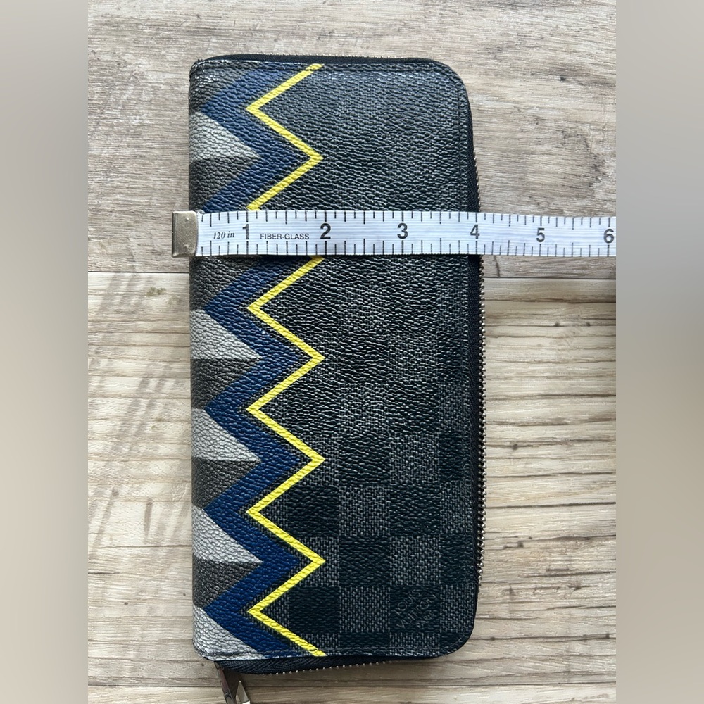 Limited Edition Louis Vuitton Damier Graphite Vertical Zip Wallet - Picture 10 of 10
